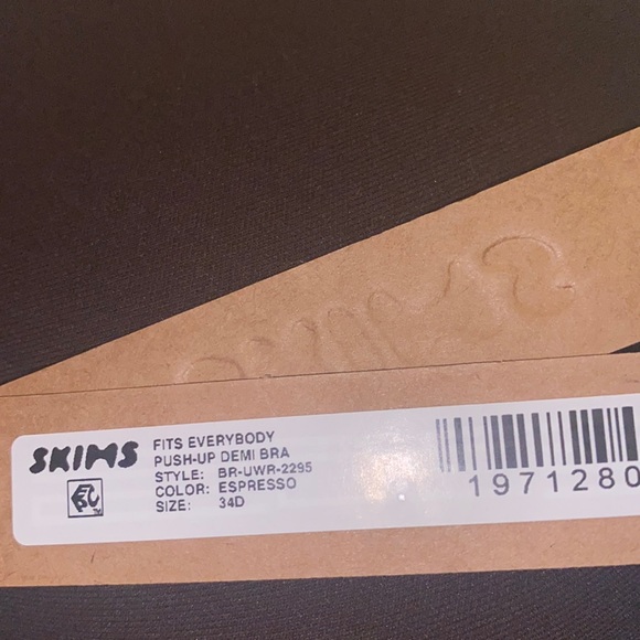 SKIMS- NWT FITS EVERYBODY PUSH-UP DEMI BRA in Expresso - Picture 6 of 6